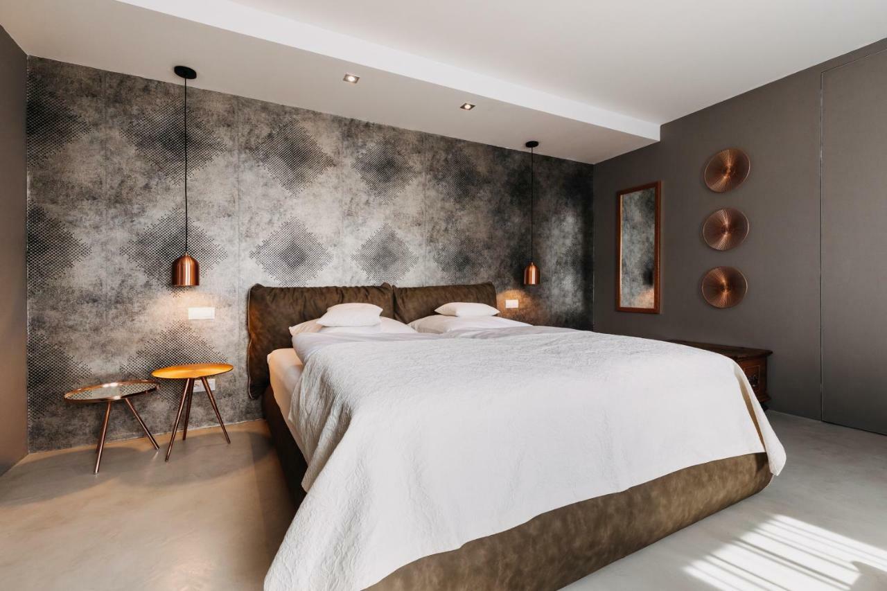 Villa Bricola - Boutique Apartments Κάρλοβι Βάρι Εξωτερικό φωτογραφία