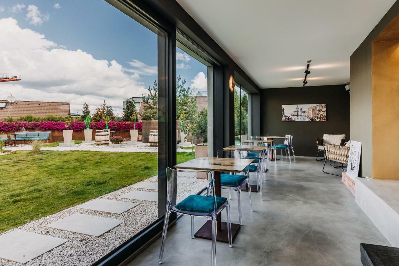 Villa Bricola - Boutique Apartments Κάρλοβι Βάρι Εξωτερικό φωτογραφία