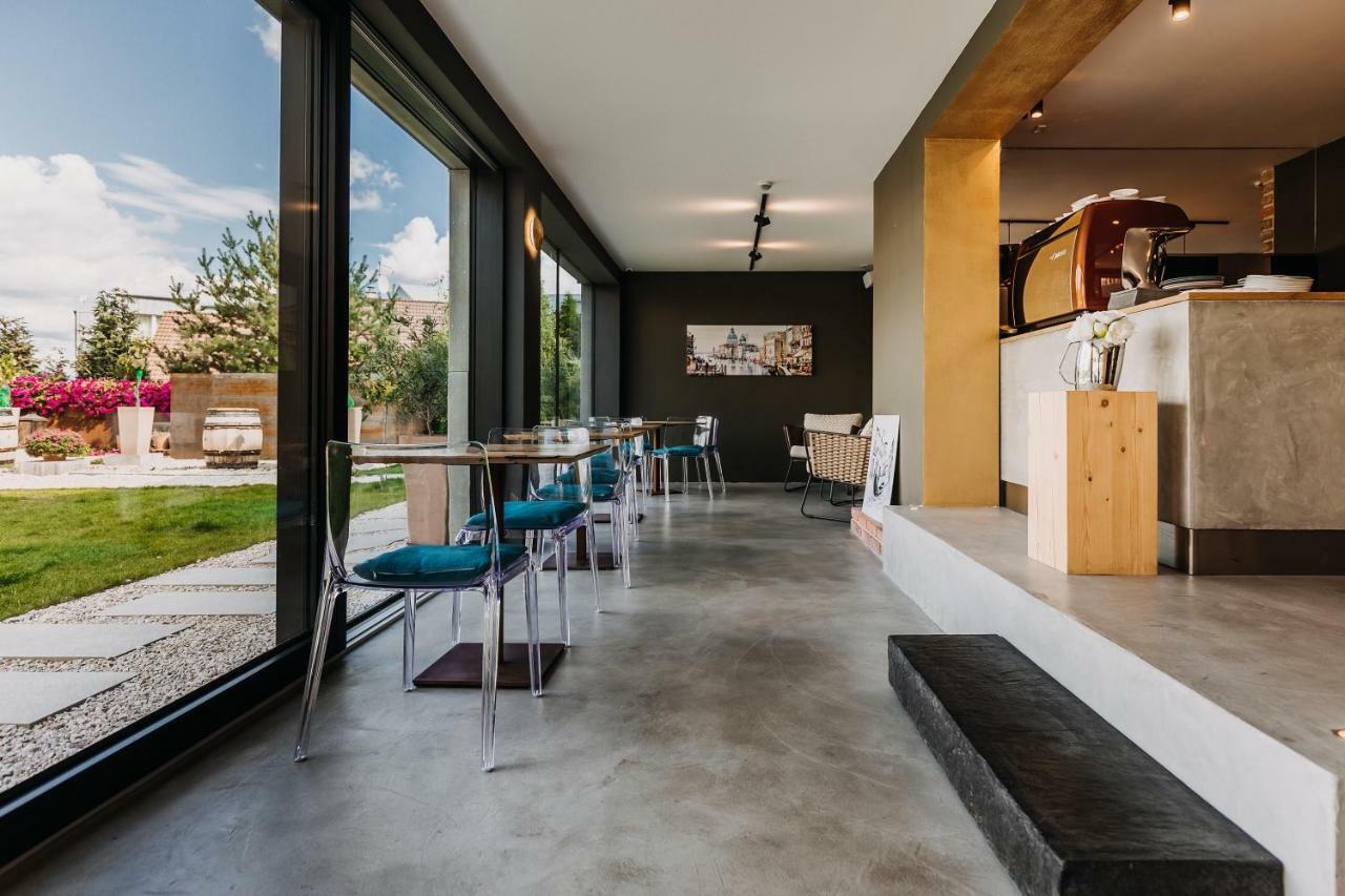 Villa Bricola - Boutique Apartments Κάρλοβι Βάρι Εξωτερικό φωτογραφία