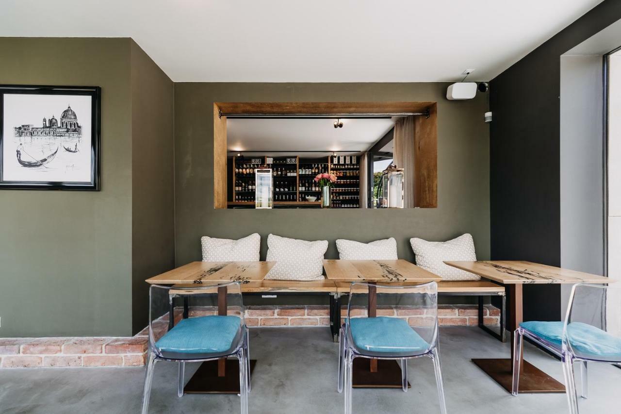 Villa Bricola - Boutique Apartments Κάρλοβι Βάρι Εξωτερικό φωτογραφία